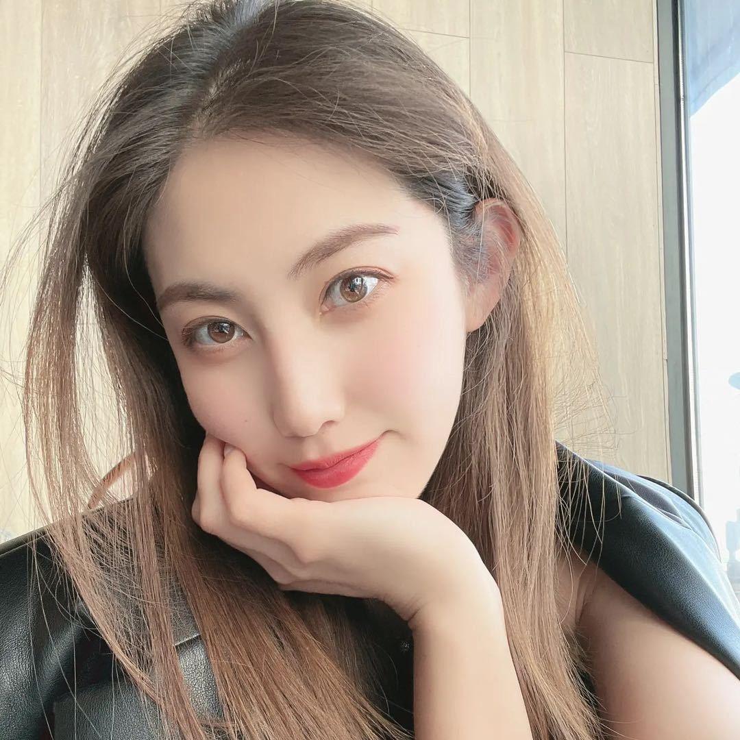 曲冉冉服饰高端定制