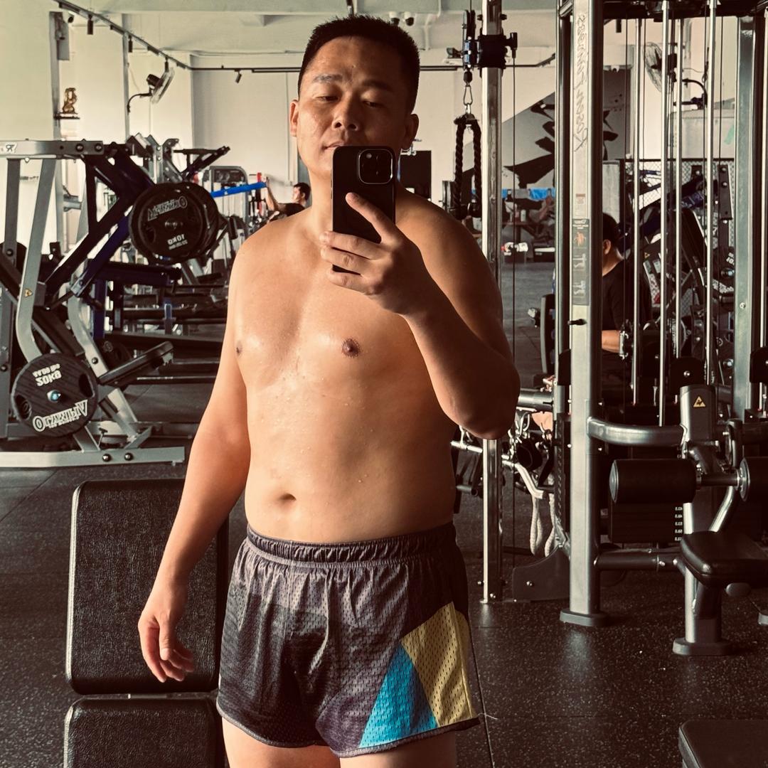 华强北 雷哥 被Ai鉴定为靠谱背包客