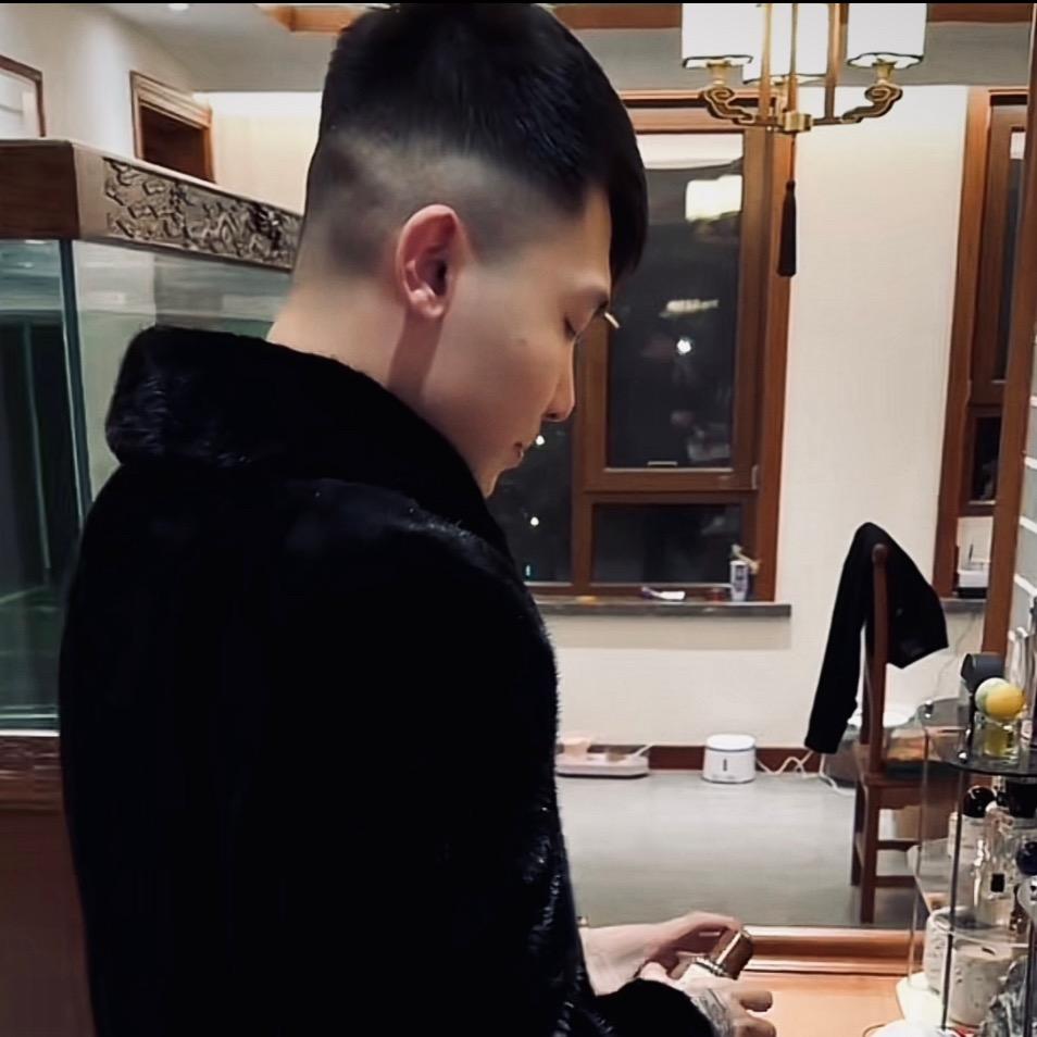 杰. ㅤㅤ ㅤㅤㅤ