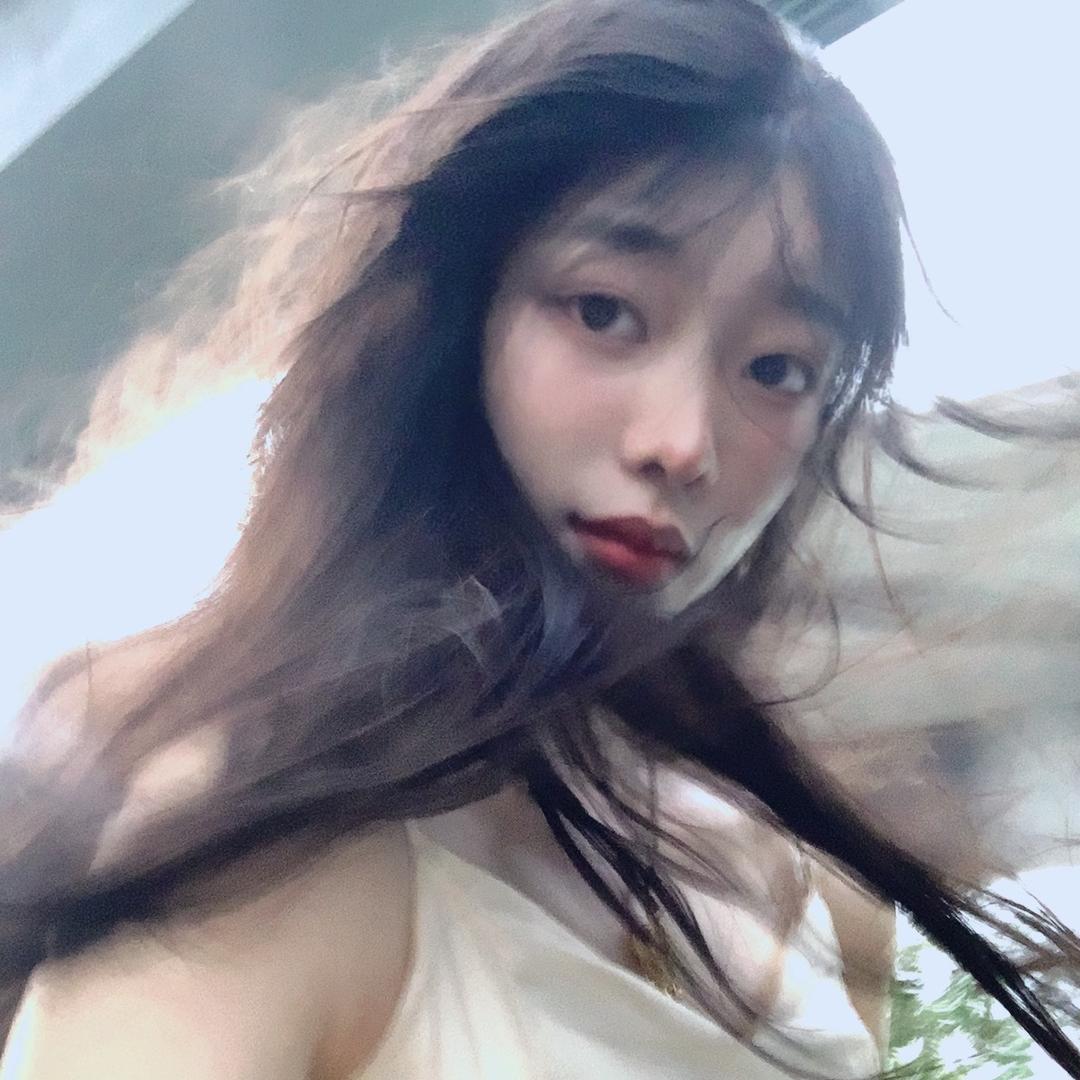 秃头少女