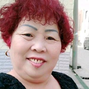 65岁离异带娃少女