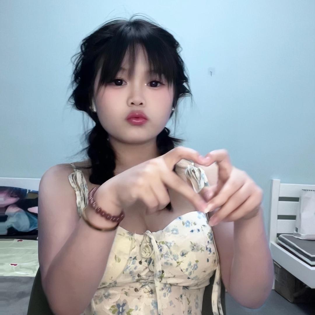 Cen cen（努力涨粉版）