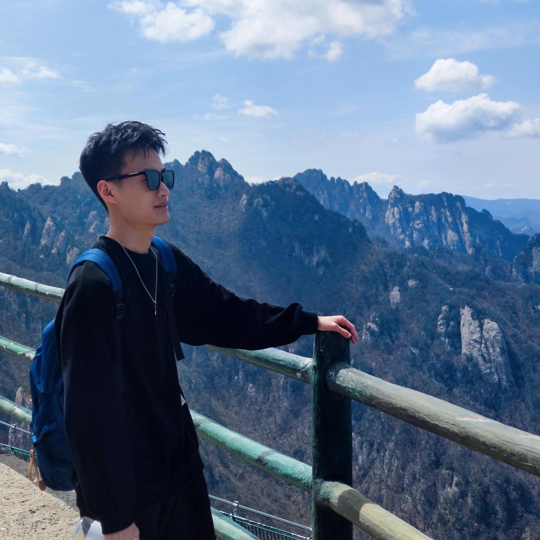 解说员小泉 轶丽百货店