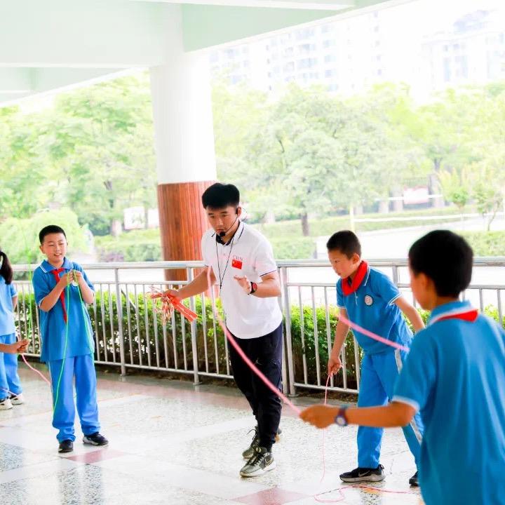 不会生病的覃老师