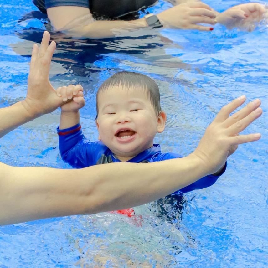 行走的表情包臭屁🉑