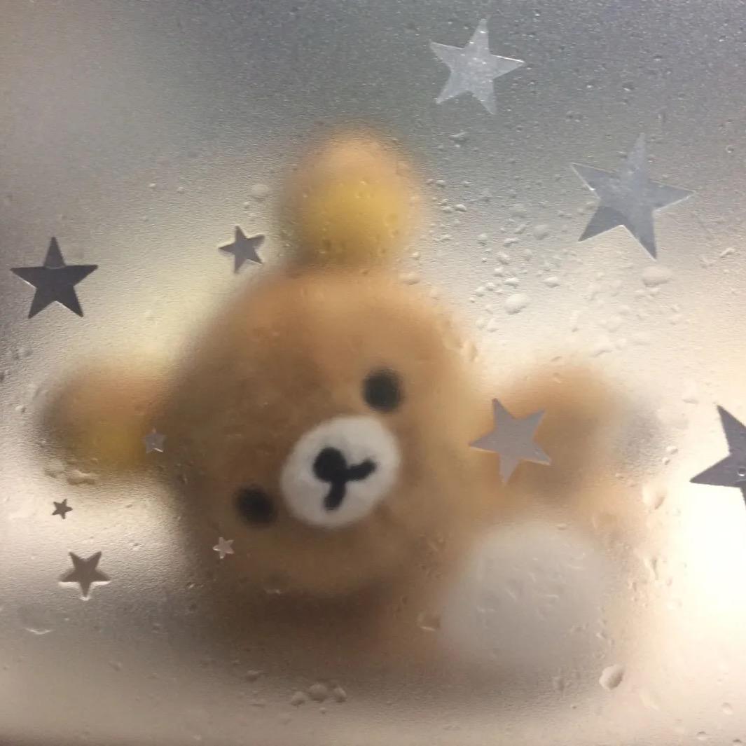 天空下轻松熊˶╹ᵕ╹˶