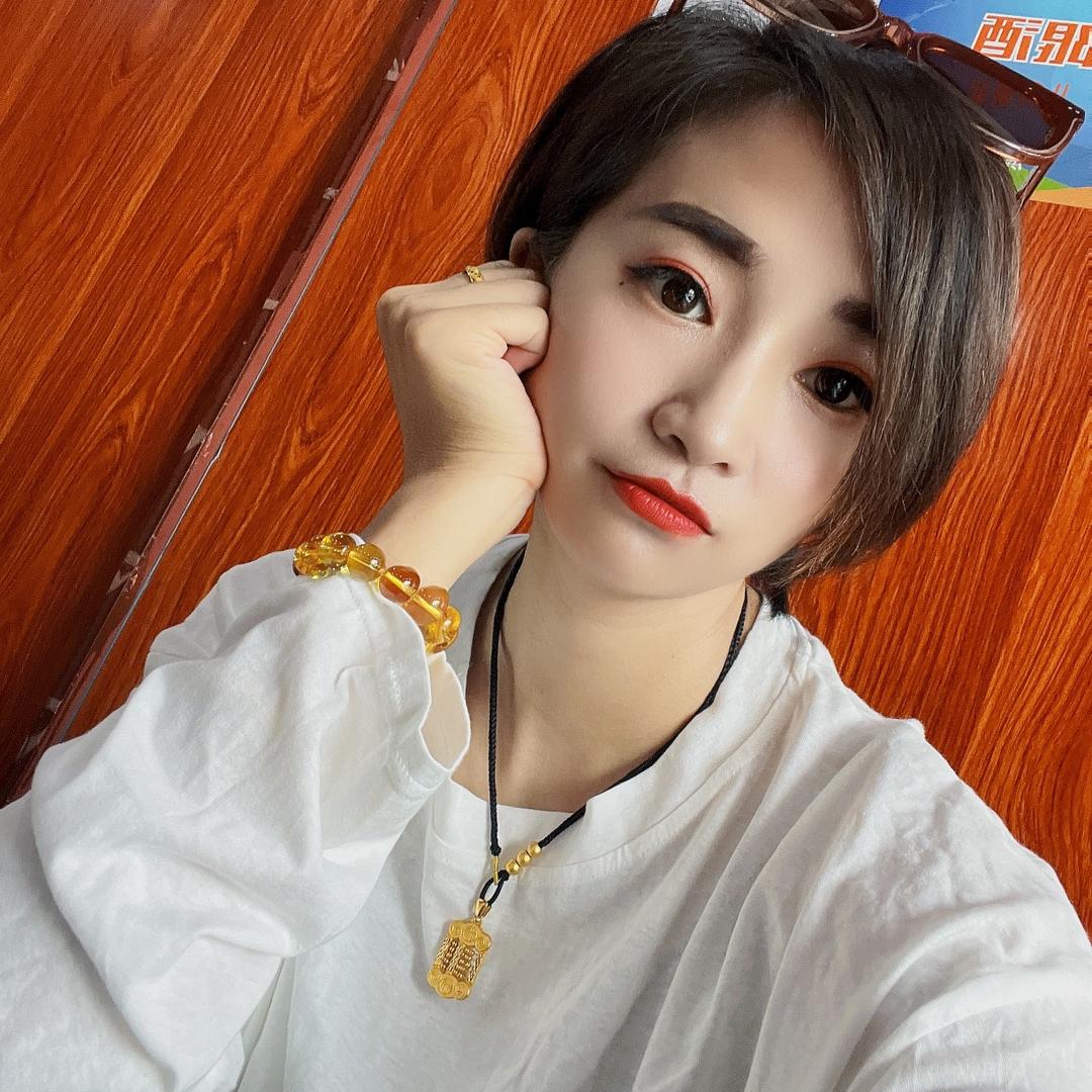 开婚车的小姐姐🚗