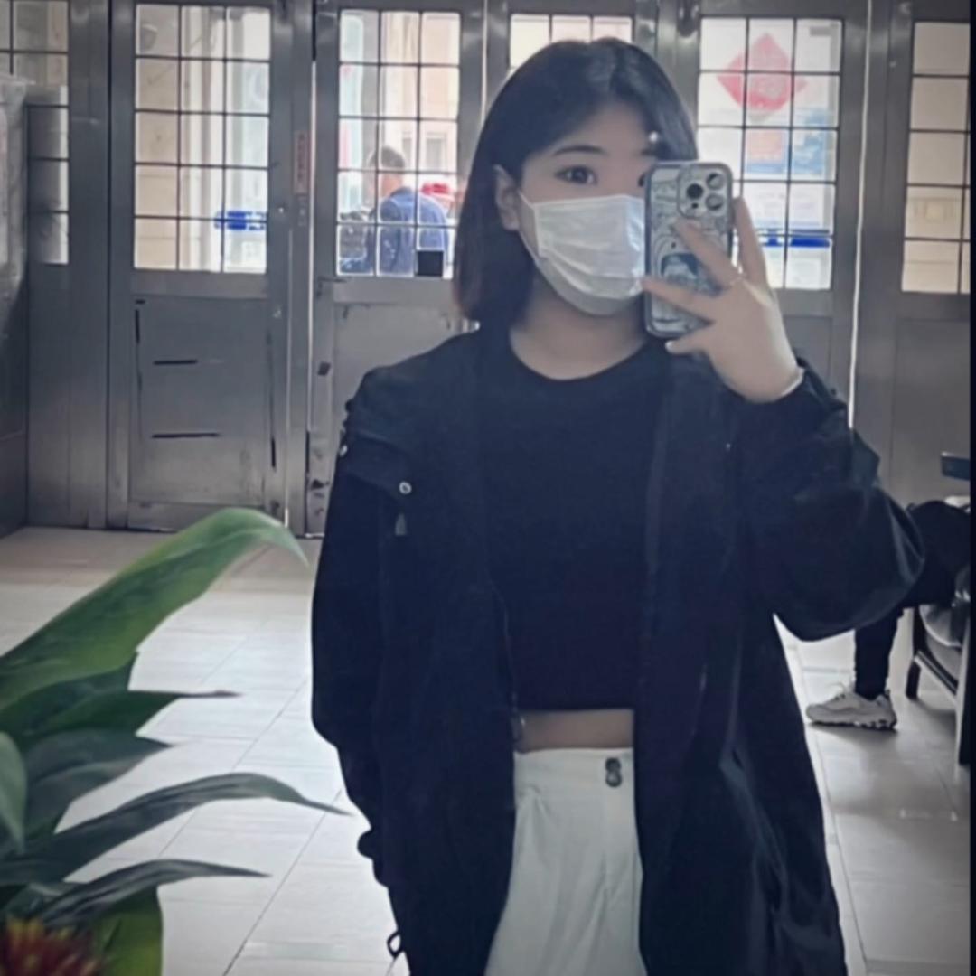 刘雅萱.