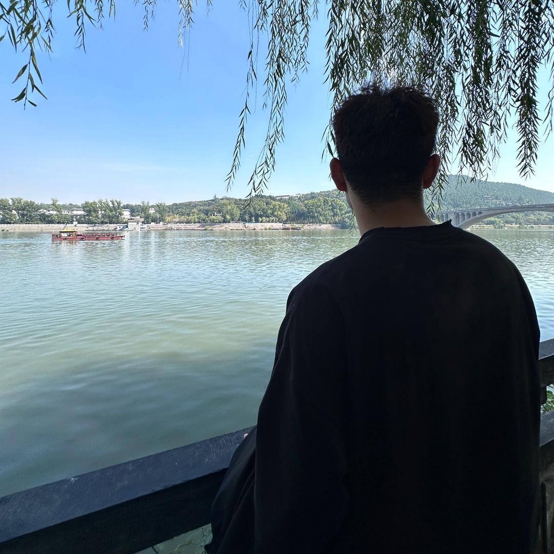 梓航