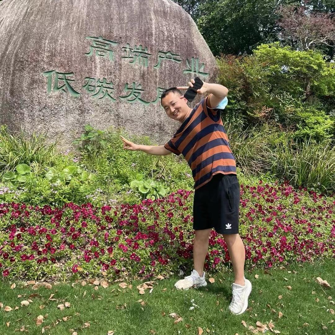 Johnny（自强不息）