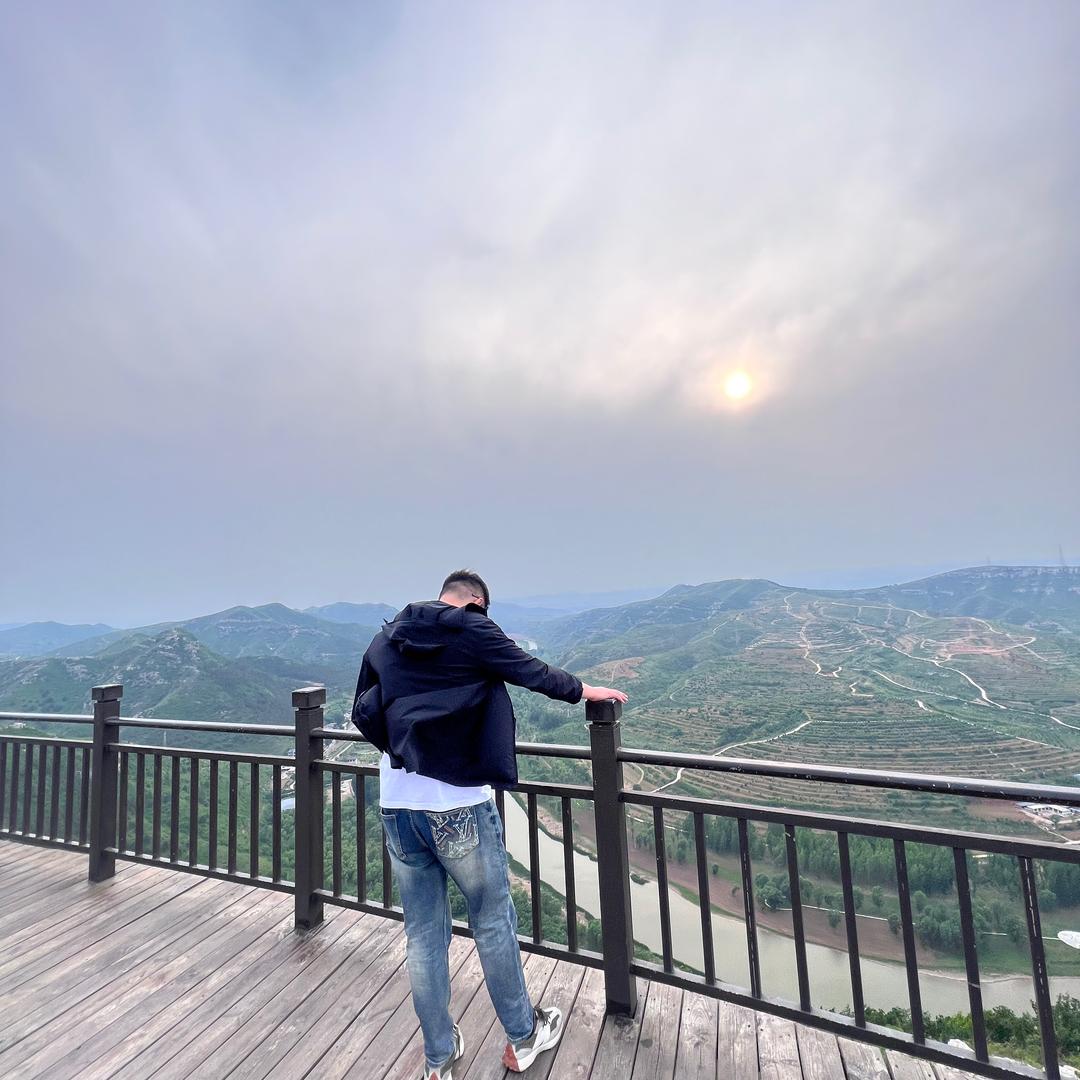 昨天喝七十多瓶🍺