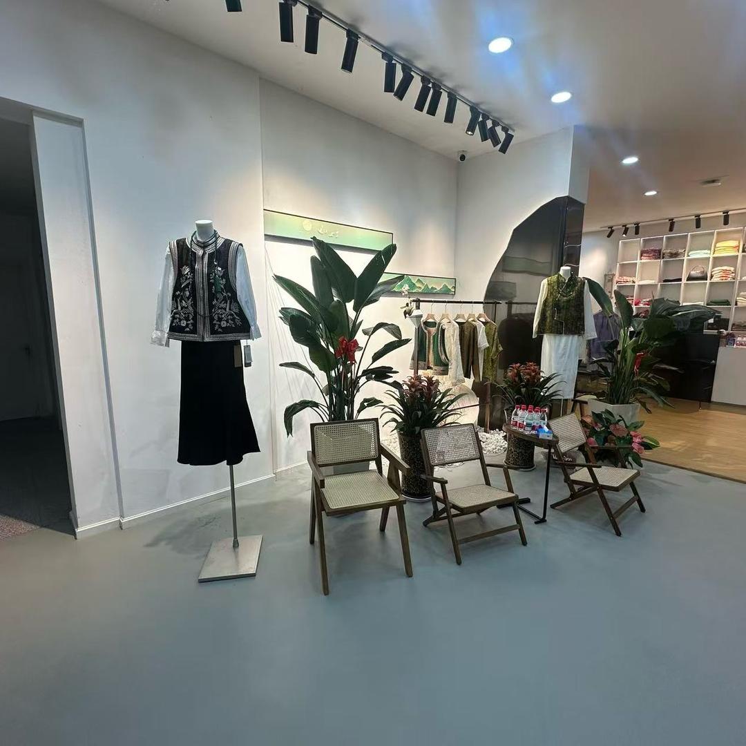 设计师风格品牌店
