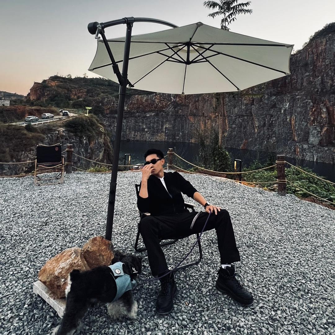 靳明宇