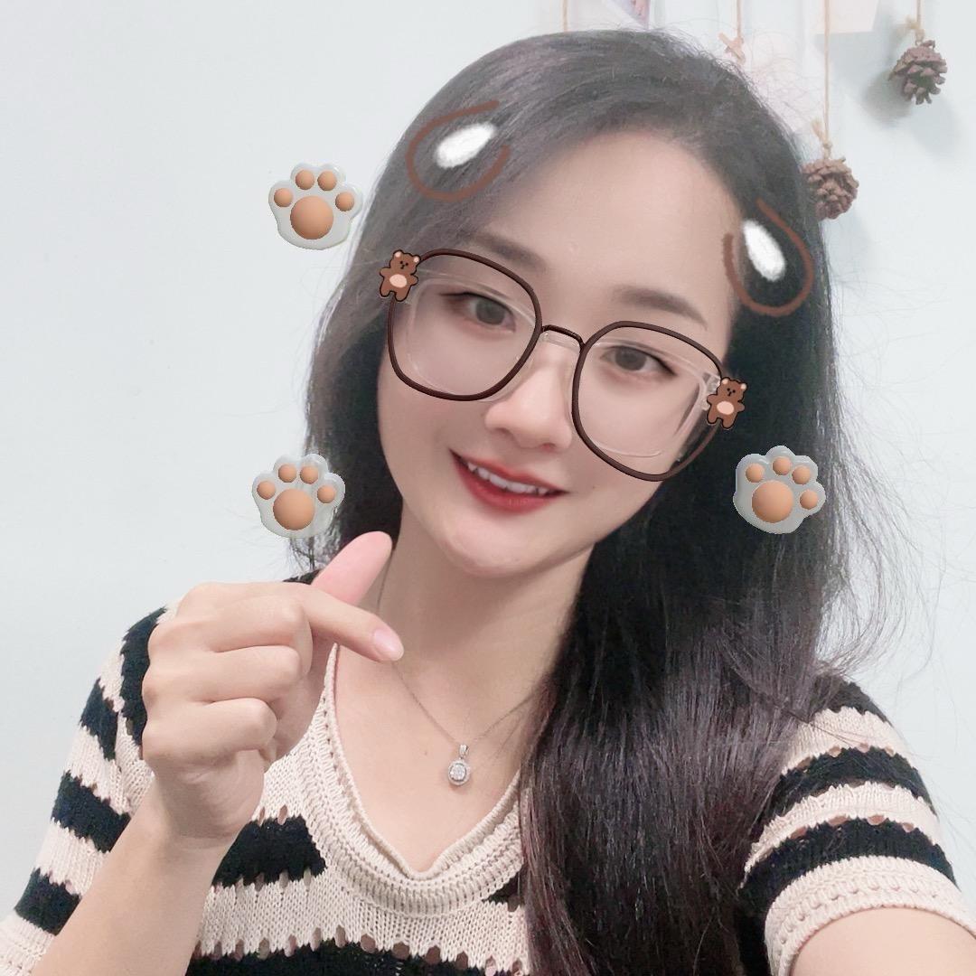 甜荔只吃喝玩乐