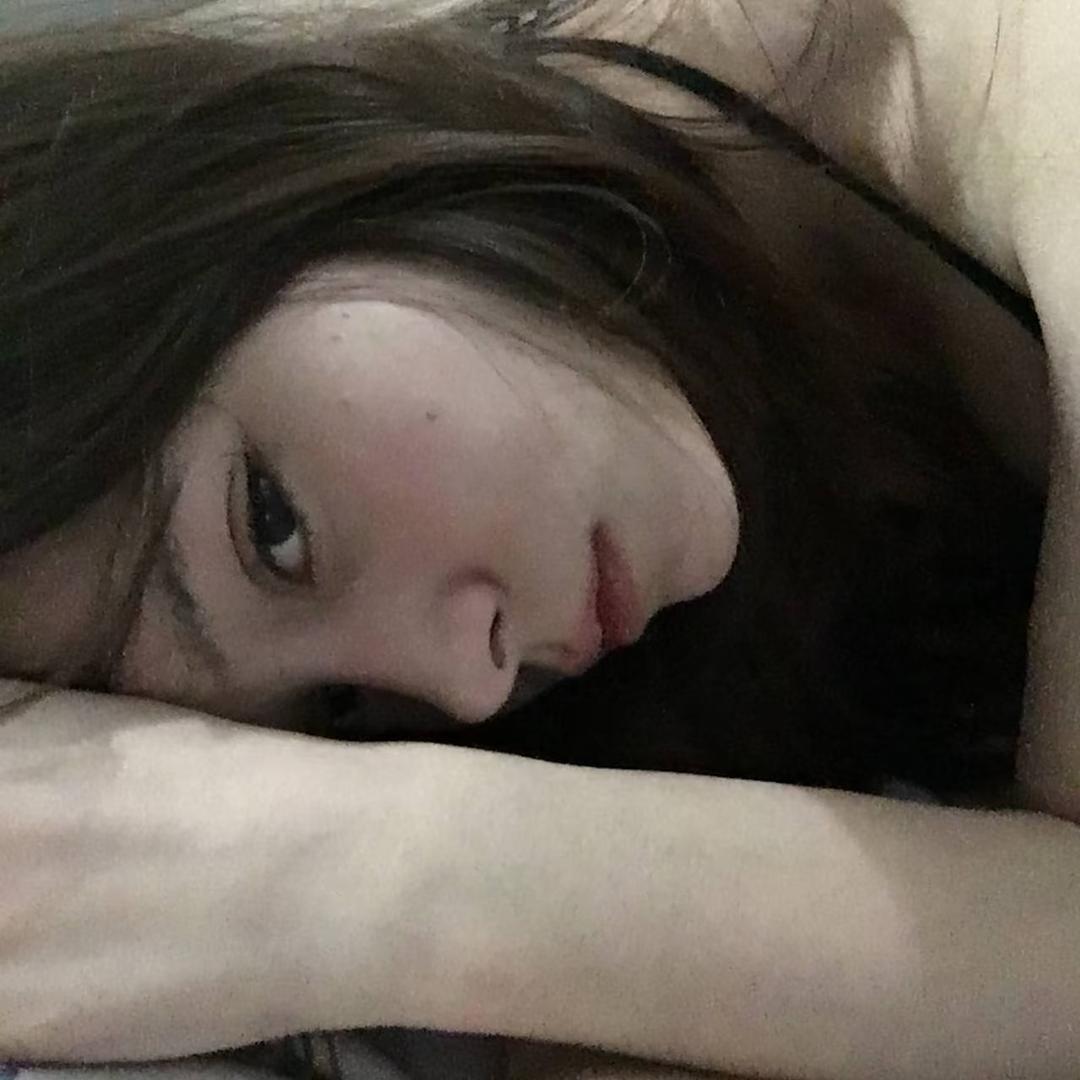 思卉_
