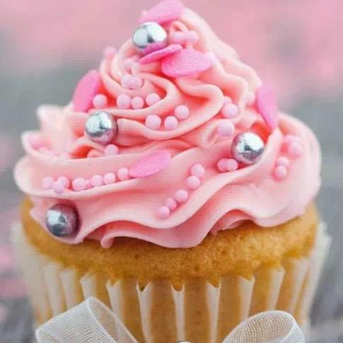 热爱烘焙、红红