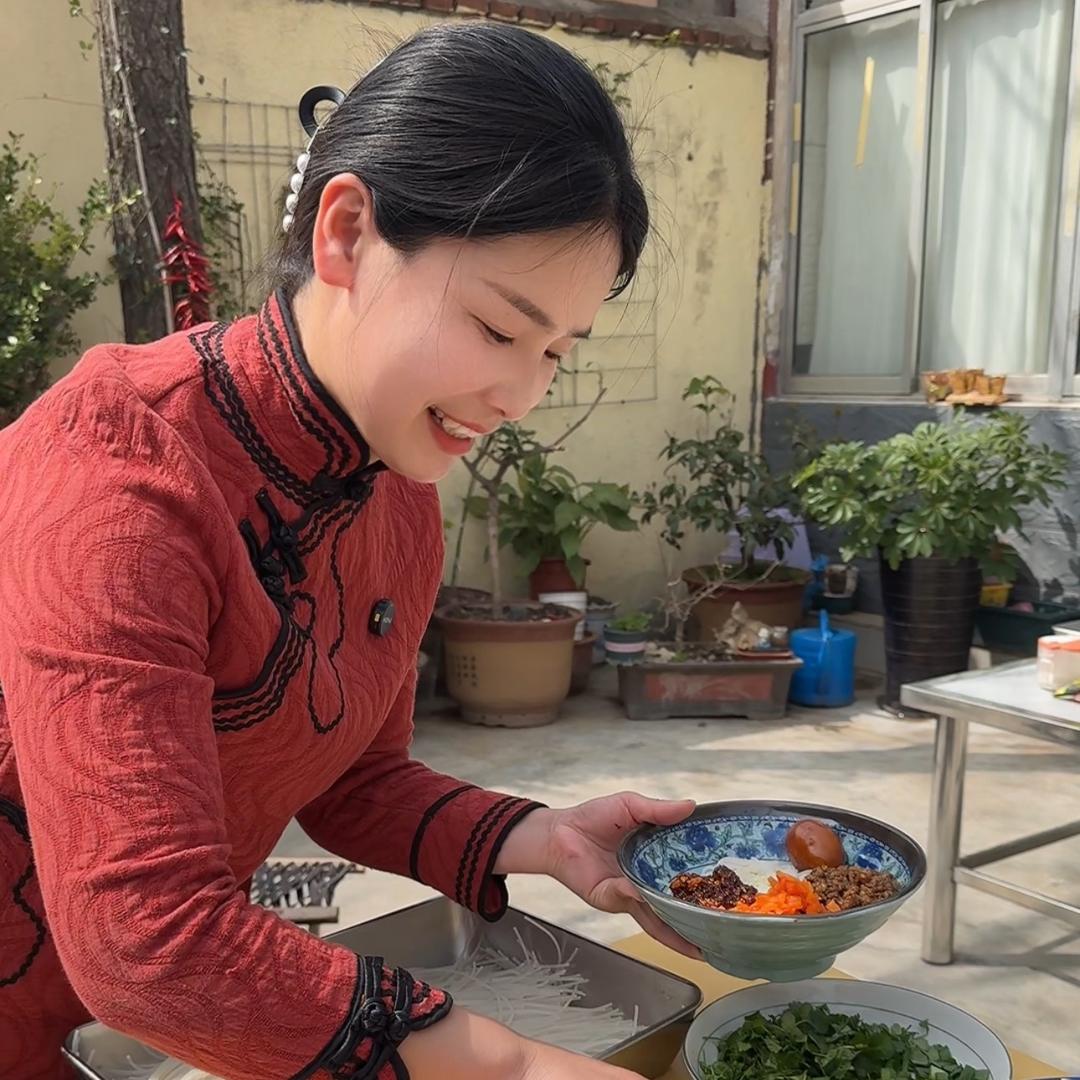 徐小暖（地锅老咸菜）
