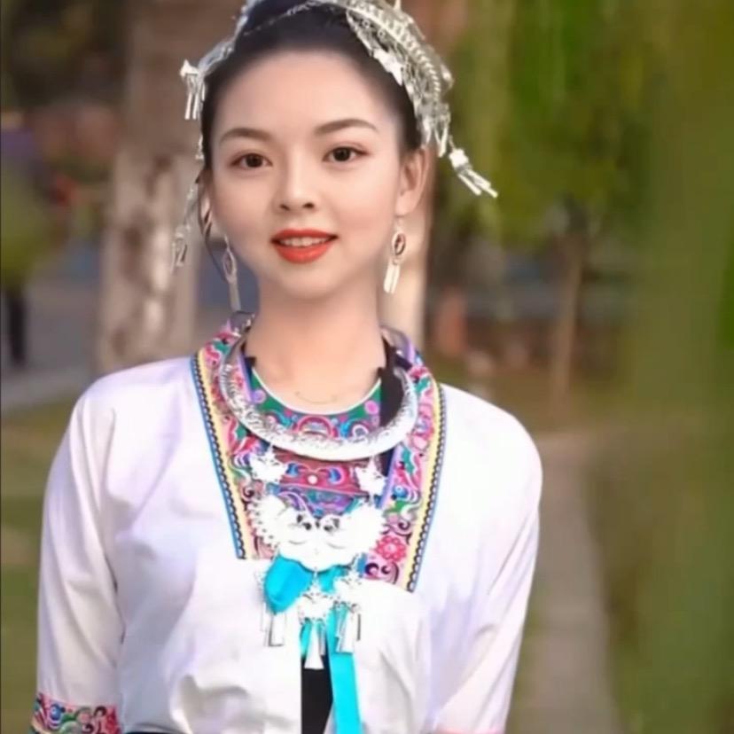 美美服装《源头工厂一手货源批发》