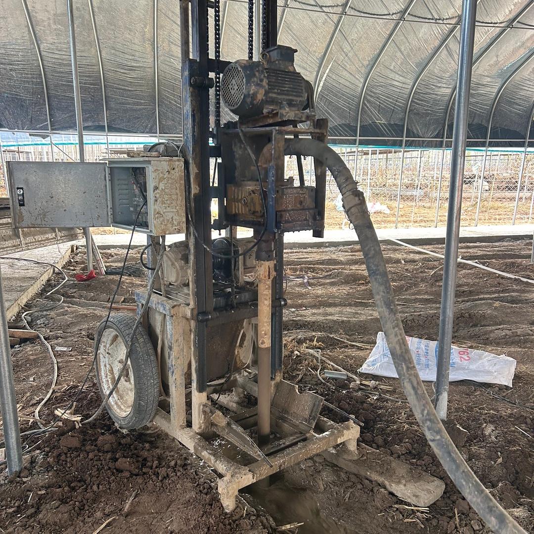 三人（钻井队）