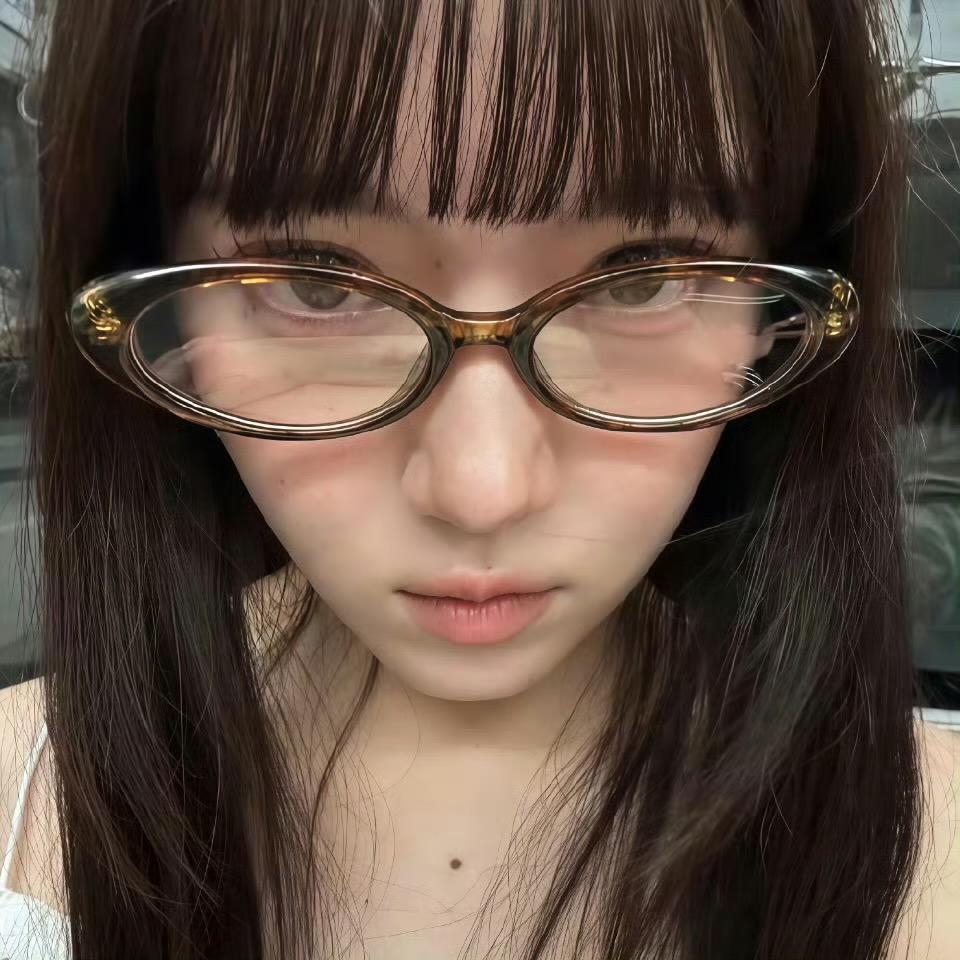 红边百褶裙