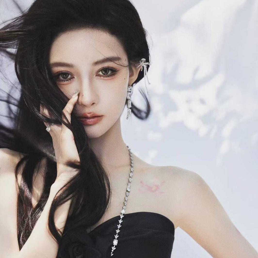 杜屁屁桃🍑穿搭同款bot