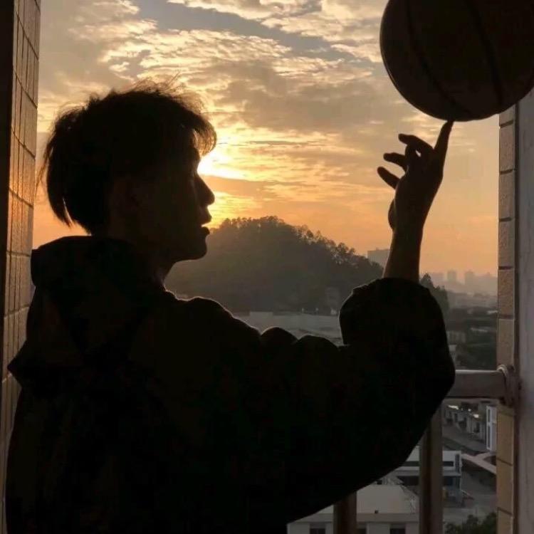 介绍工作的小彭老师