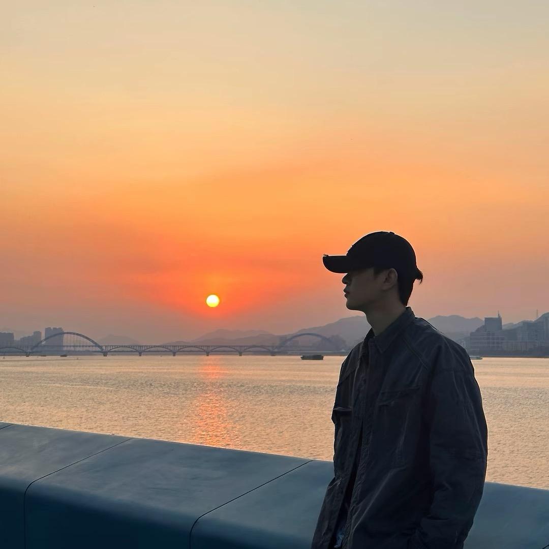 李三岁i