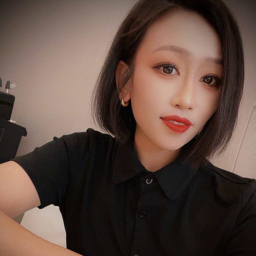 娜仁图雅