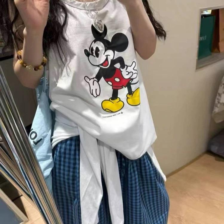 yy今天穿什么