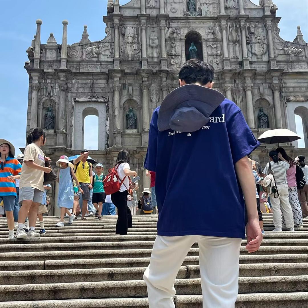 洪-