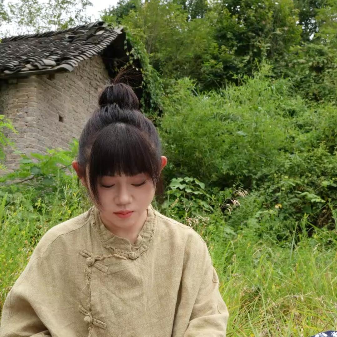 镜伊娃娃