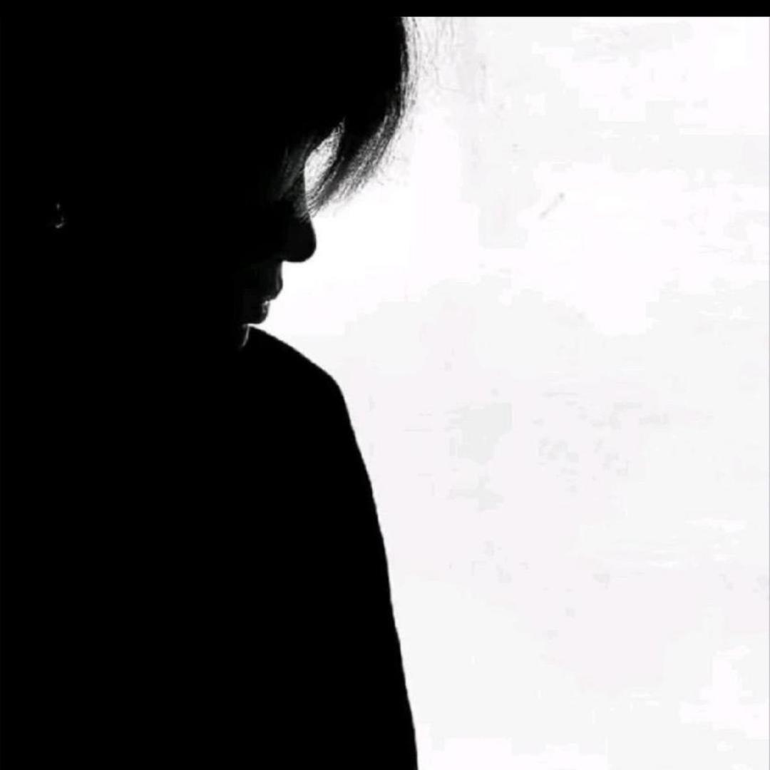 Cr