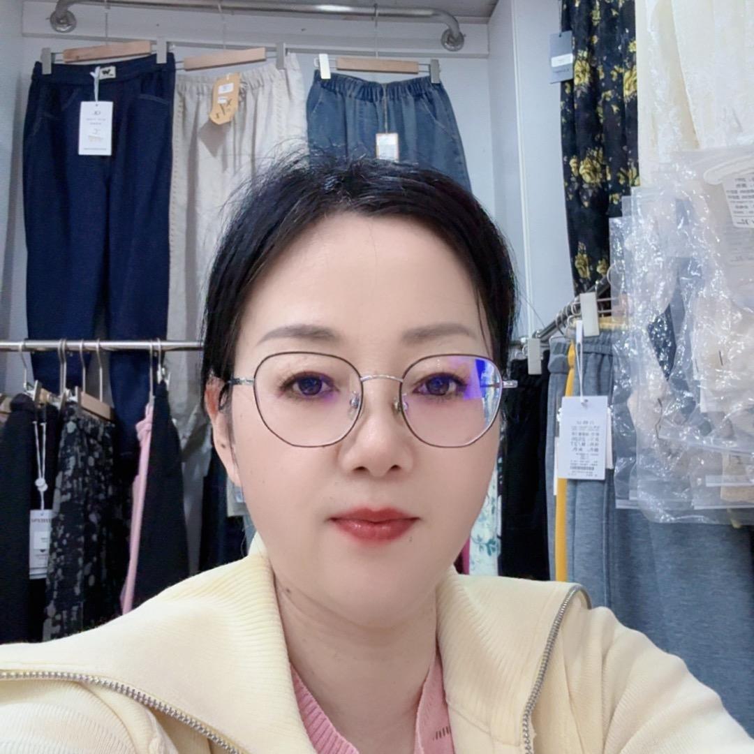 贸贸水晶盾鞋业（好物在橱窗）