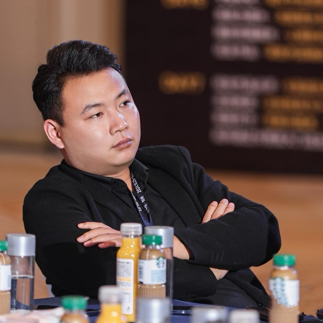 飞驰汽车迎宾踏板