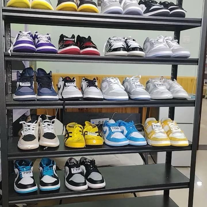 海绵宝宝的精品鞋👟馆