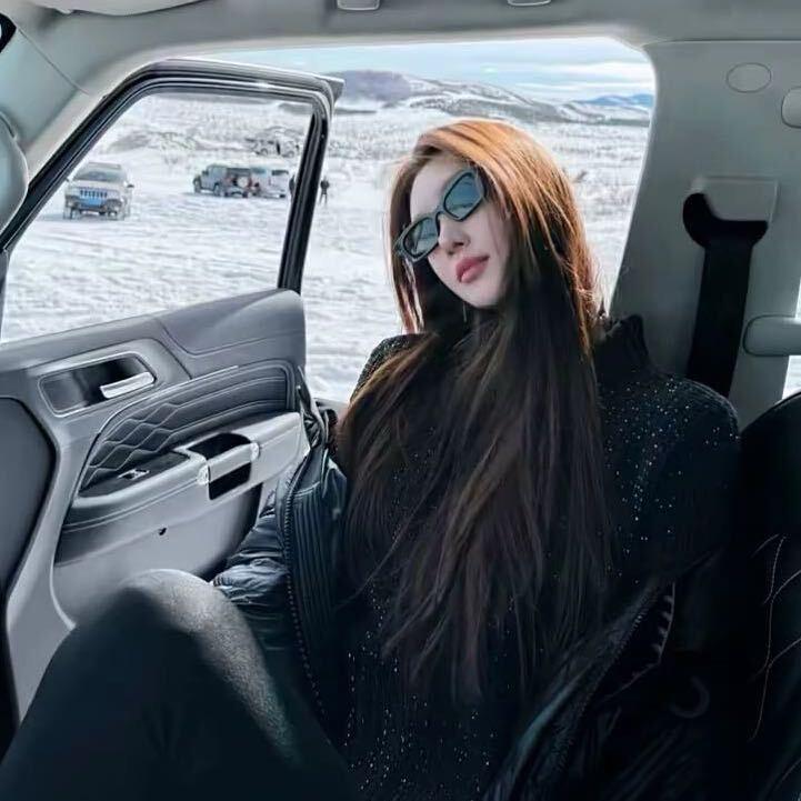 @Z.