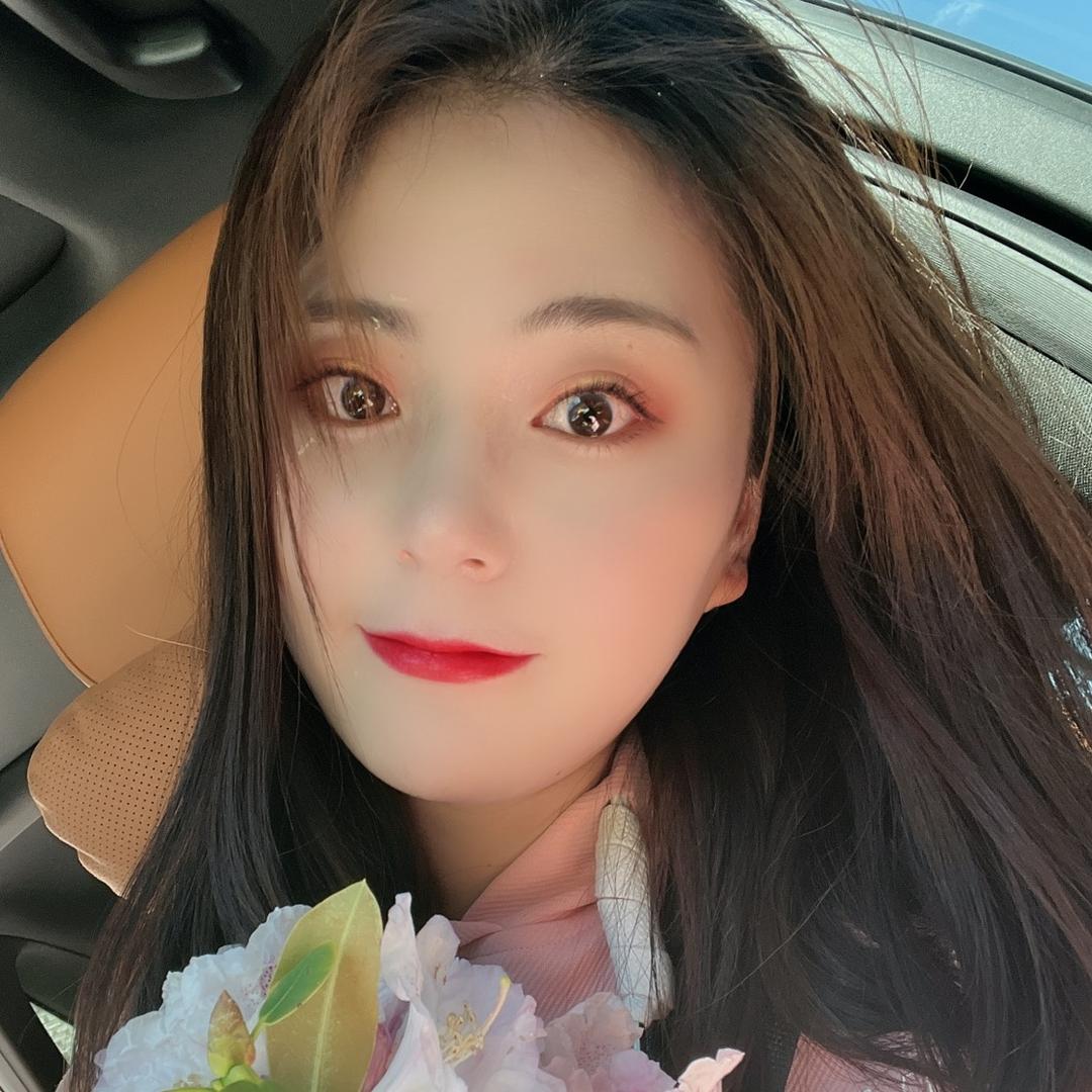 小雷女士