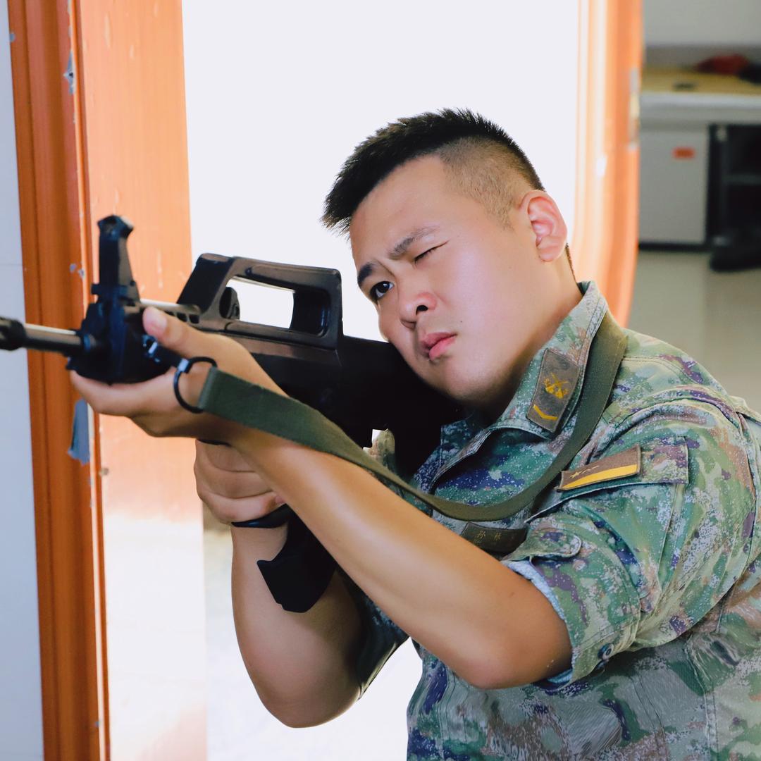 是兵也是将