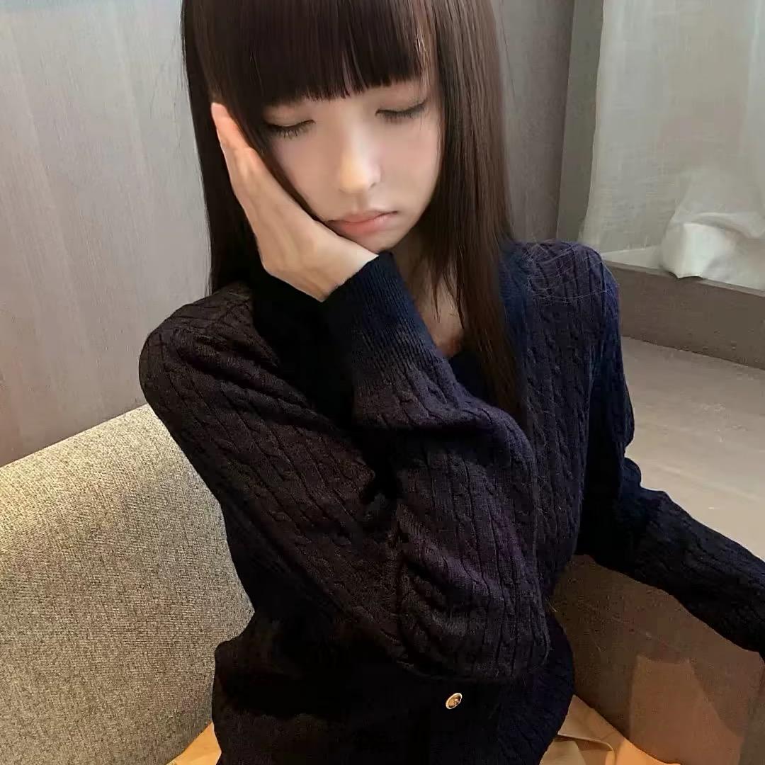 冷冰冰.