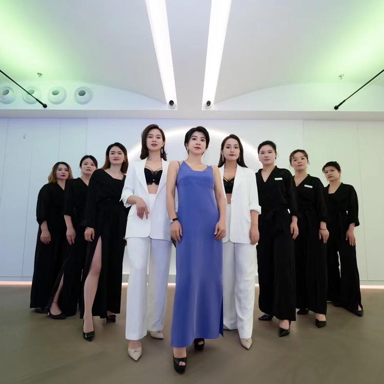 秀香老师和她的学生们