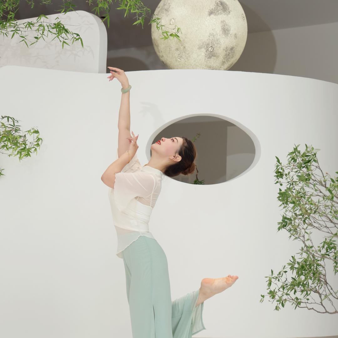 R-瑞尚斯音乐舞蹈