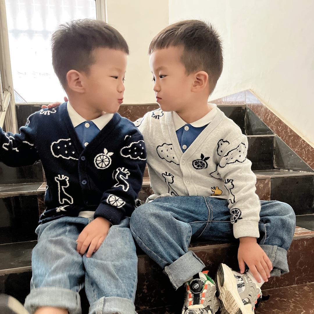 两个小可爱