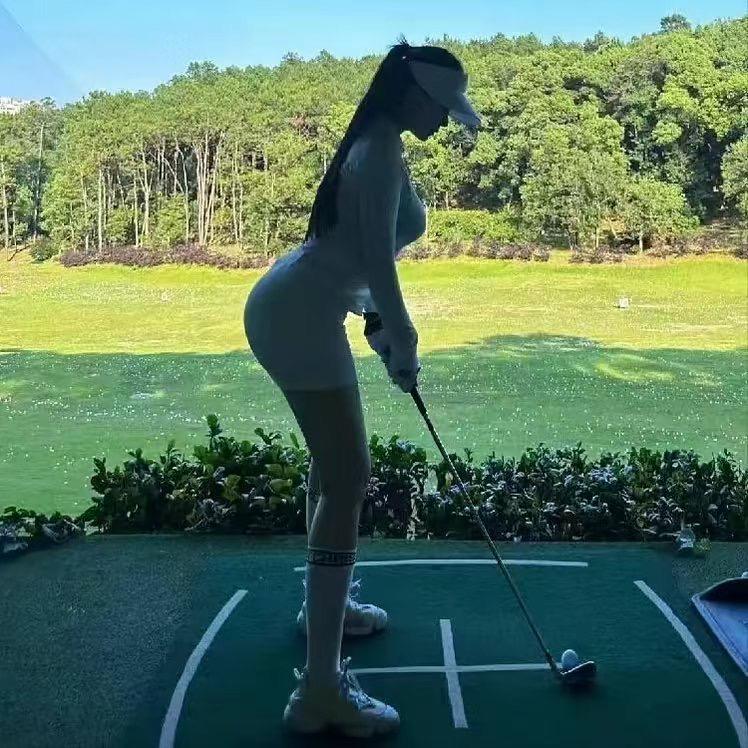 成都李佳怡
