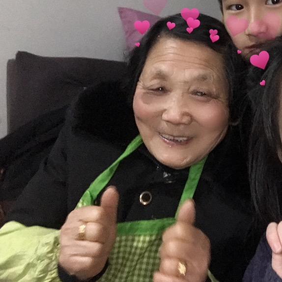 帮妈捡纸盒的“大老板”