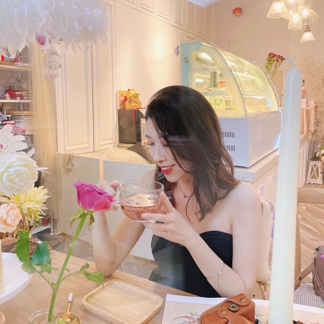 爱拍照的小柚子青青