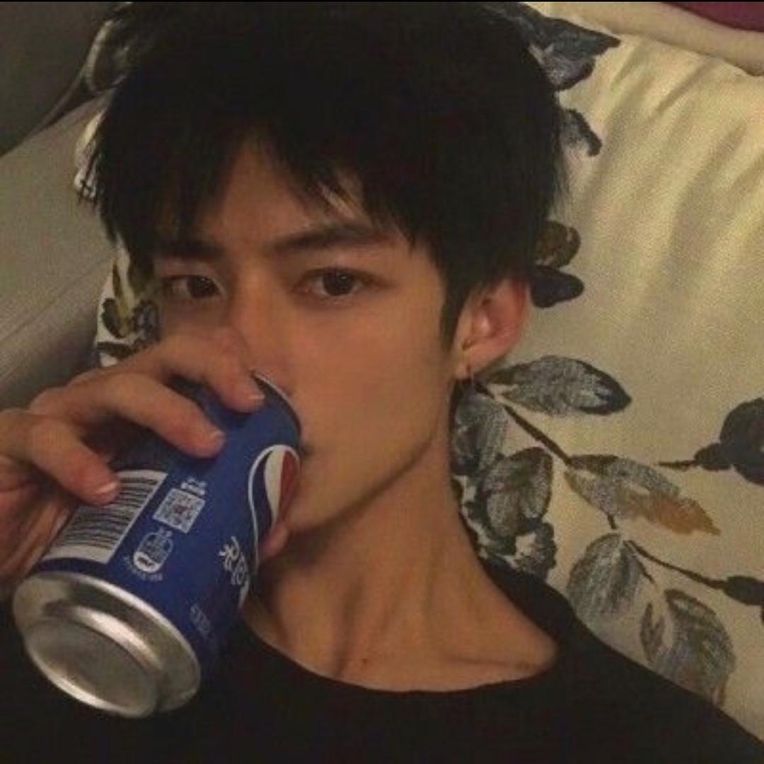 一口吃掉小羊崽