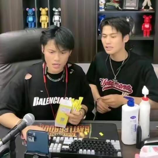 疯狂小杨弟（三只羊授权小卖部）
