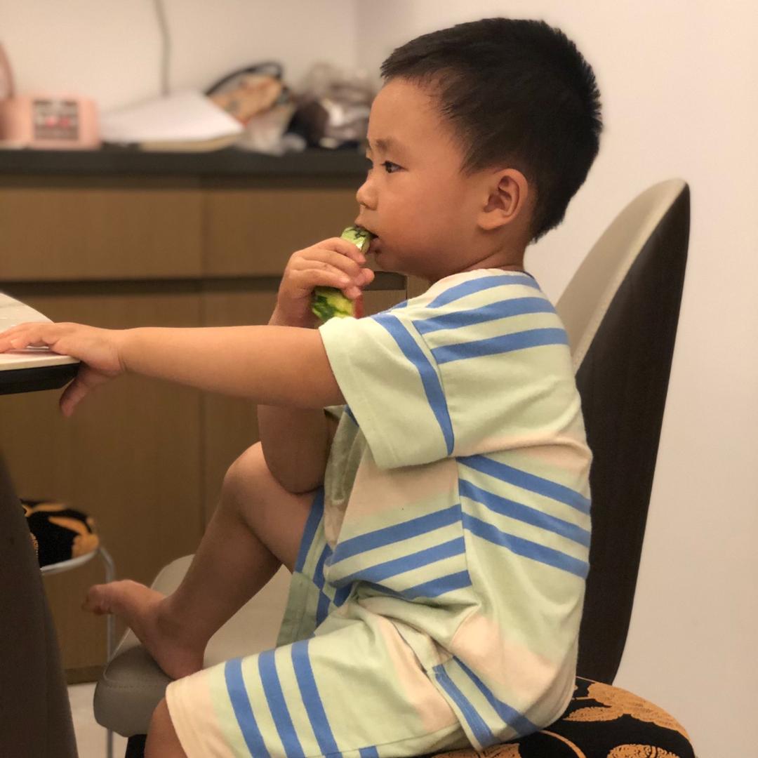 乔治爱贪玩