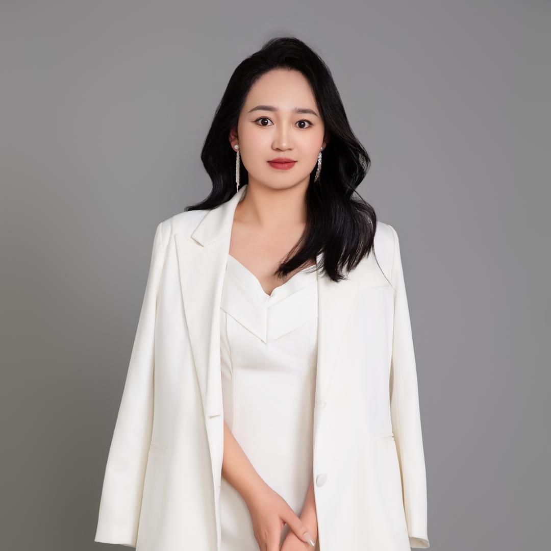 杨小琴美妆～晶晶老丝