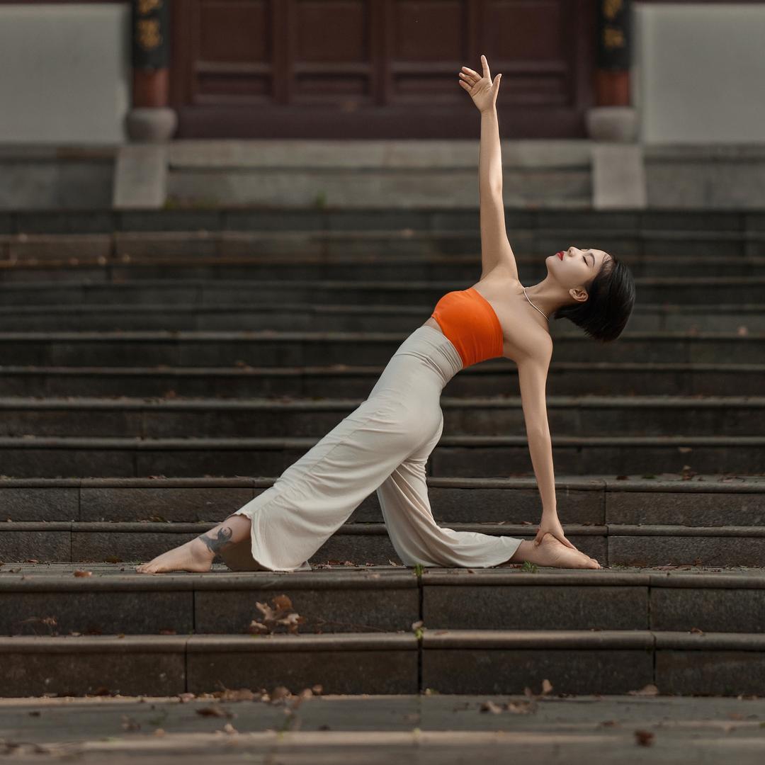 Emma₆₈₅₁₉行行